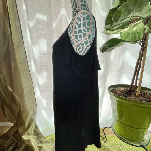 Forever 21 Black Cold Shoulder Shift Dress - Picture 2 of 15
